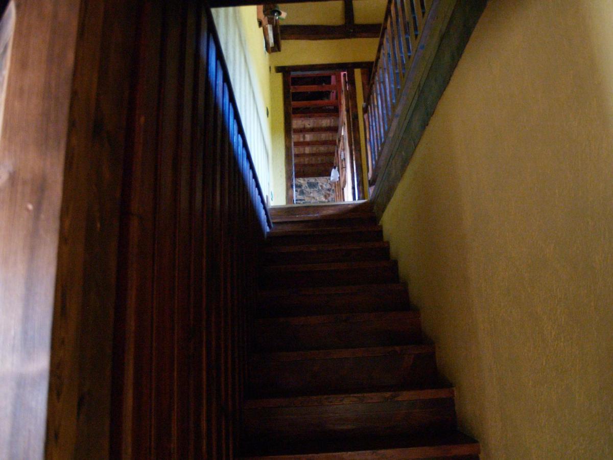 Gasthaus Casa Rural La Catedral De La Montana Lois Exterior foto