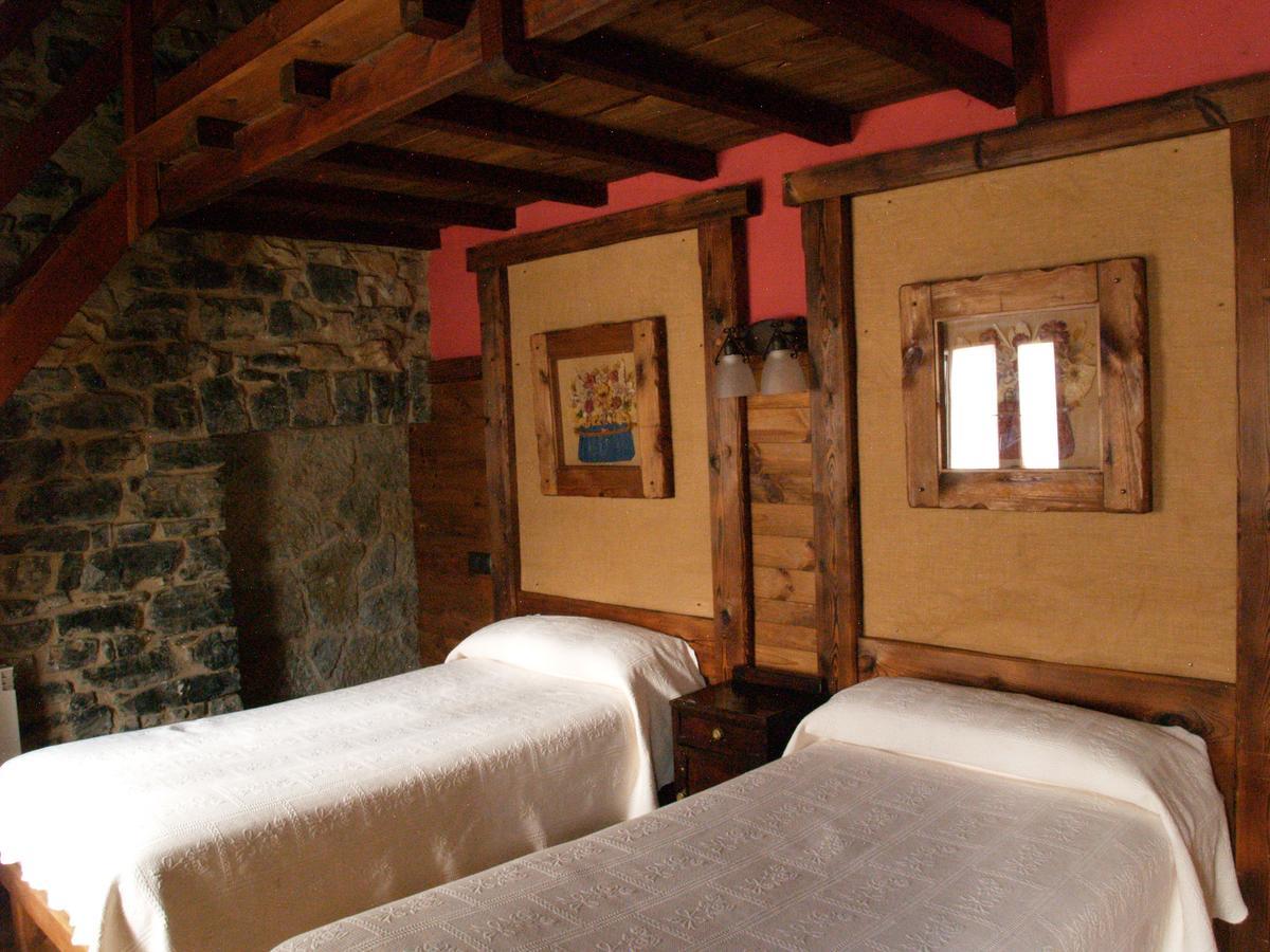 Gasthaus Casa Rural La Catedral De La Montana Lois Exterior foto