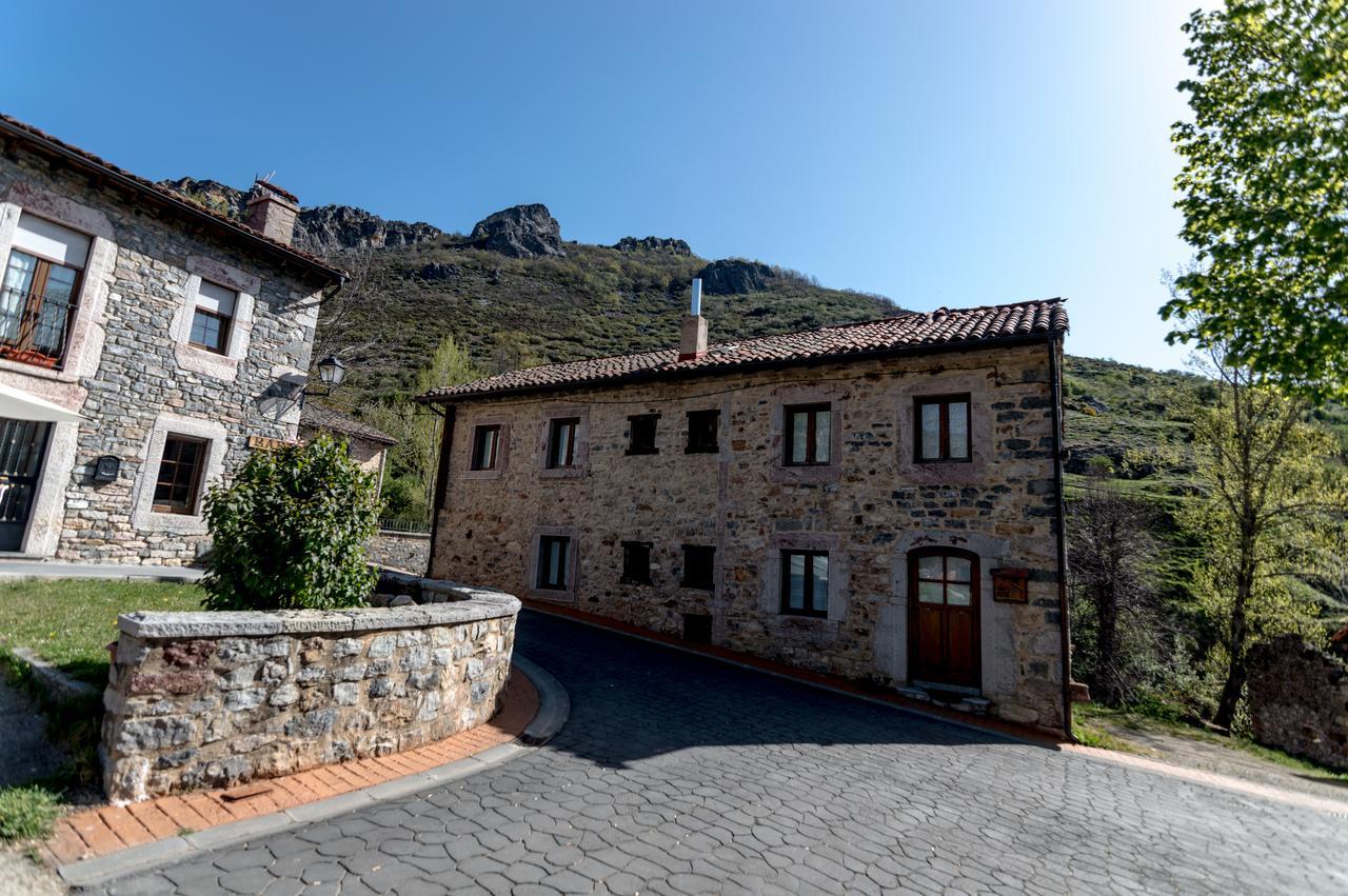 Gasthaus Casa Rural La Catedral De La Montana Lois Exterior foto